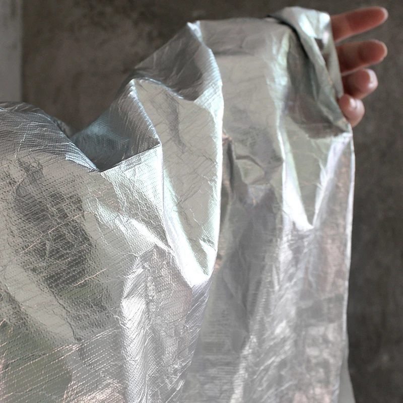 Crease Silver Дизайнерские оригинальные ткани для пэчворка маслянистые легкие слезы, не вращают дуэт, бумага, стираная бумага, водонепроницаемая ткань
Crease Silver Дизайнерские оригинальные ткани для пэчворка маслянистые легкие слезы, не вращают дуэт, бумага, стираная бумага, водонепроницаемая ткань