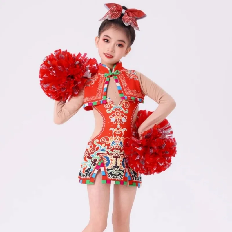 Girls cheerleading, rhythmic gymnastics, ethnic style performance, children's art test, stage performance
Girls cheerleading, rhythmic gymnastics, ethnic style performance, children's art test, stage performance