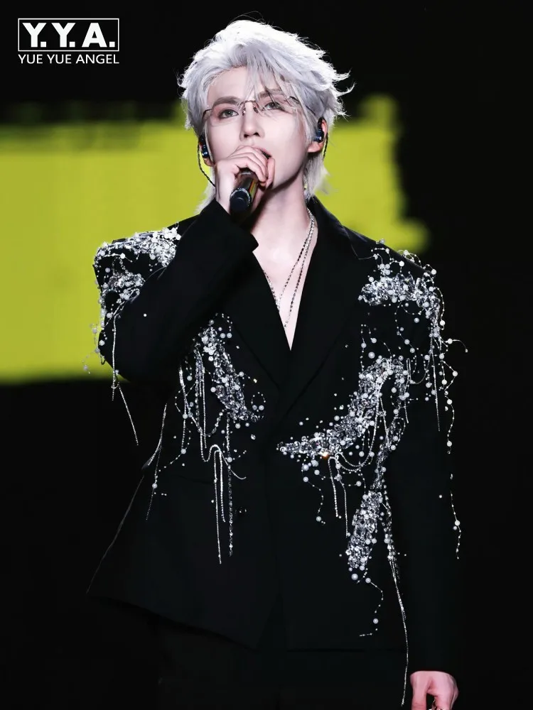 High-Quality Mens Diamond Shiny Dance Blazers Shoulder Padded Beading Black Suit Chic Men Handsome Stage Performance Suit Jacket
High-Quality Mens Diamond Shiny Dance Blazers Shoulder Padded Beading Black Suit Chic Men Handsome Stage Performance Suit Jacket