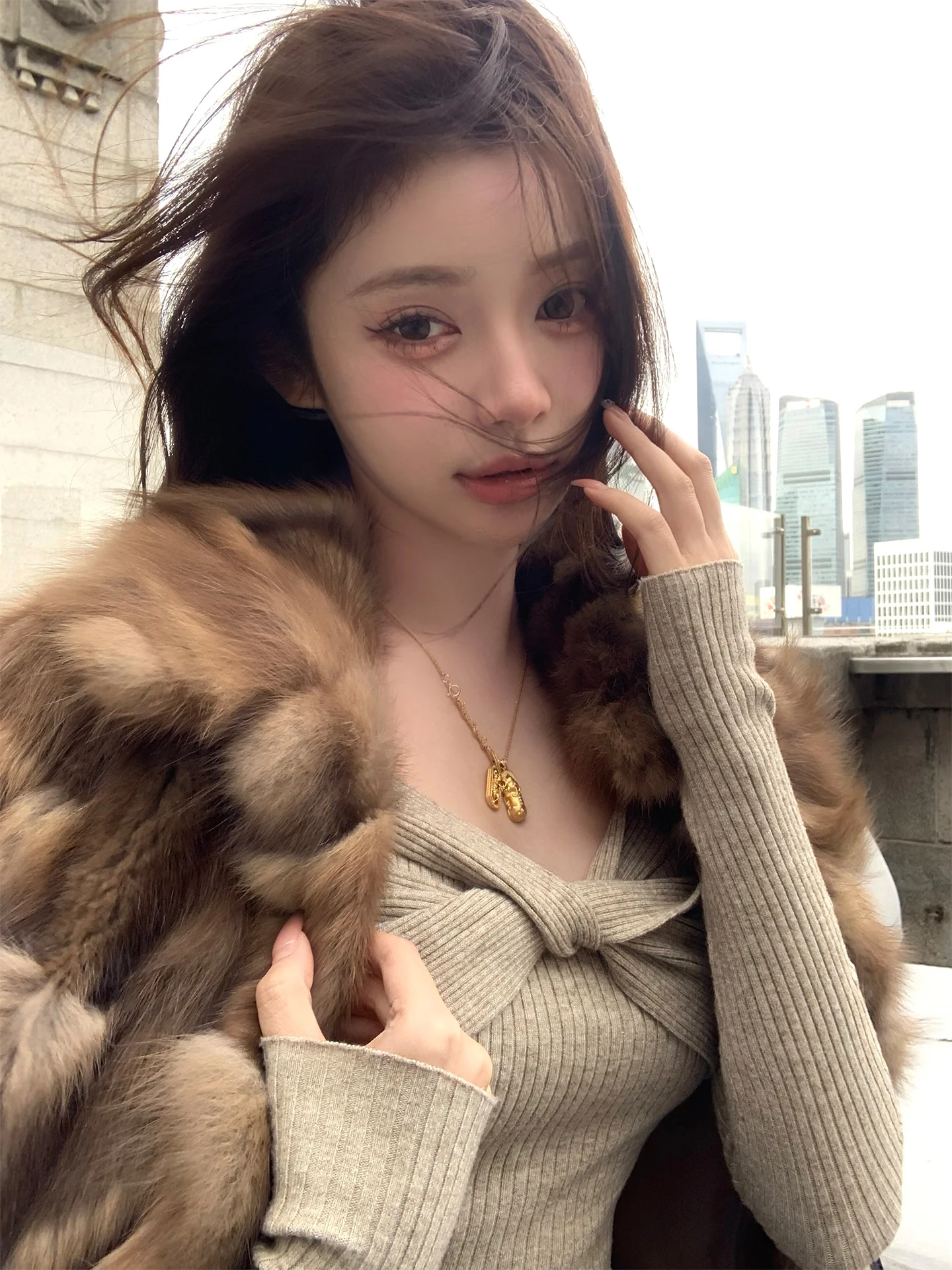 Chen Jin Pure Desire Quivering Knitted Base Layer Top Women's Long Sve Cross Knot Design Inner Wear Faionable Slim Fit
Chen Jin Pure Desire Quivering Knitted Base Layer Top Women's Long Sve Cross Knot Design Inner Wear Faionable Slim Fit