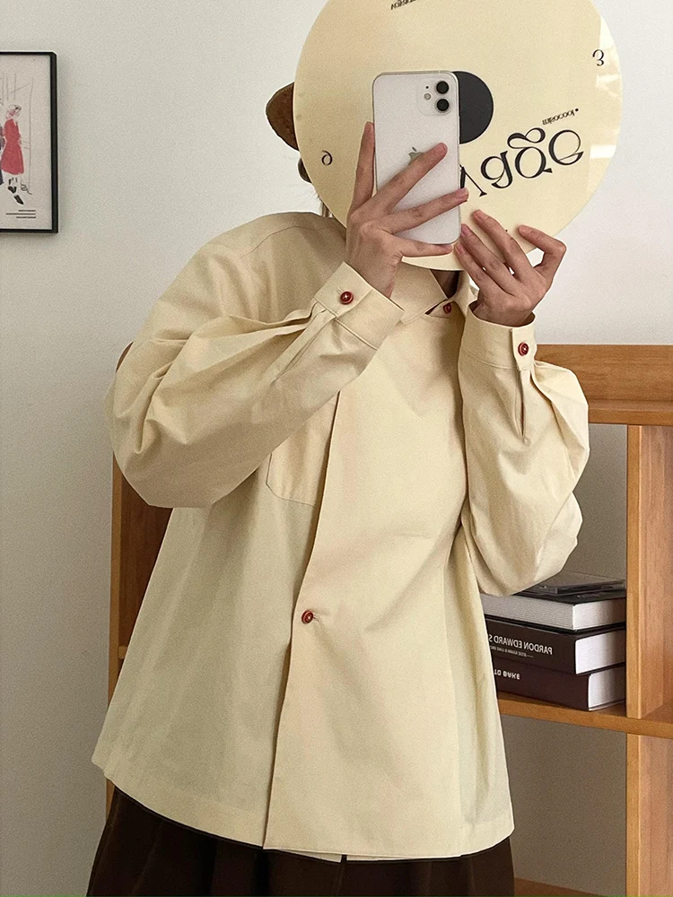 Дизайнерская женская рубашка с длинным рукавом, весна 2023, новая цветовая коллекция, хлопковая повседневная блузка с косой застежкой на пуговицах
Дизайнерская женская рубашка с длинным рукавом, весна 2023, новая цветовая коллекция, хлопковая повседневная блузка с косой застежкой на пуговицах