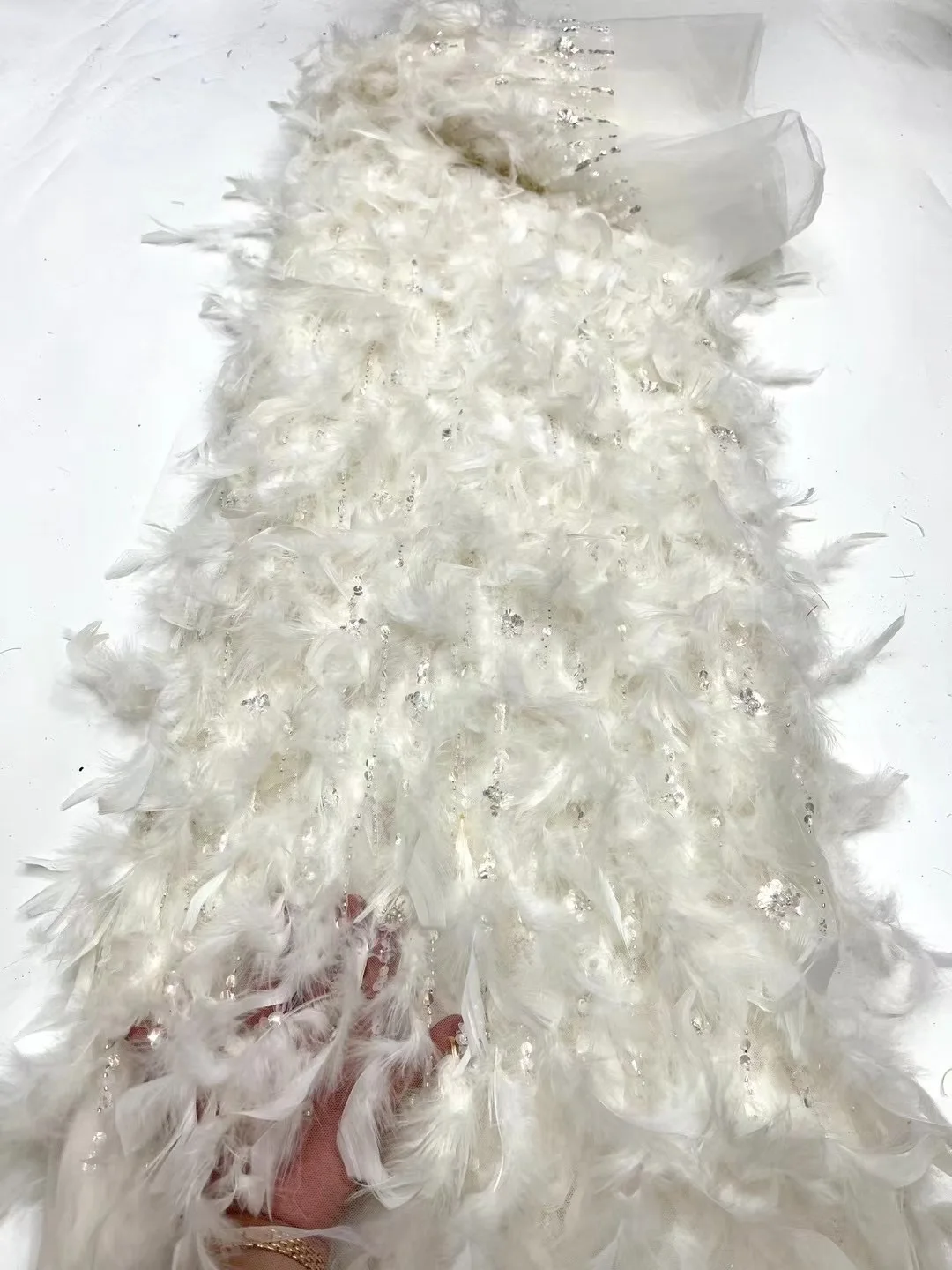 African Handmade Heavy Full Feather Tulle Lace Fabric French Luxury Beaded Sequins Lace Fabric For Women Wedding Dress Material
African Handmade Heavy Full Feather Tulle Lace Fabric French Luxury Beaded Sequins Lace Fabric For Women Wedding Dress Material