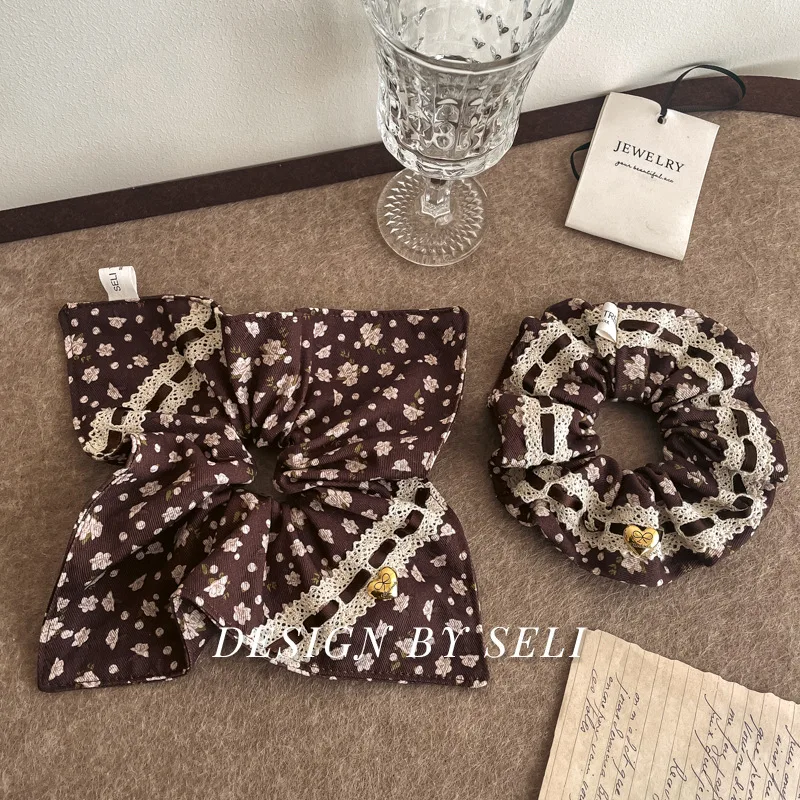 Hera Muse~Retro floral French gold love polka dot lace large intestine hair band temperament advanced hair band hair accessories
Hera Muse~Retro floral French gold love polka dot lace large intestine hair band temperament advanced hair band hair accessories
