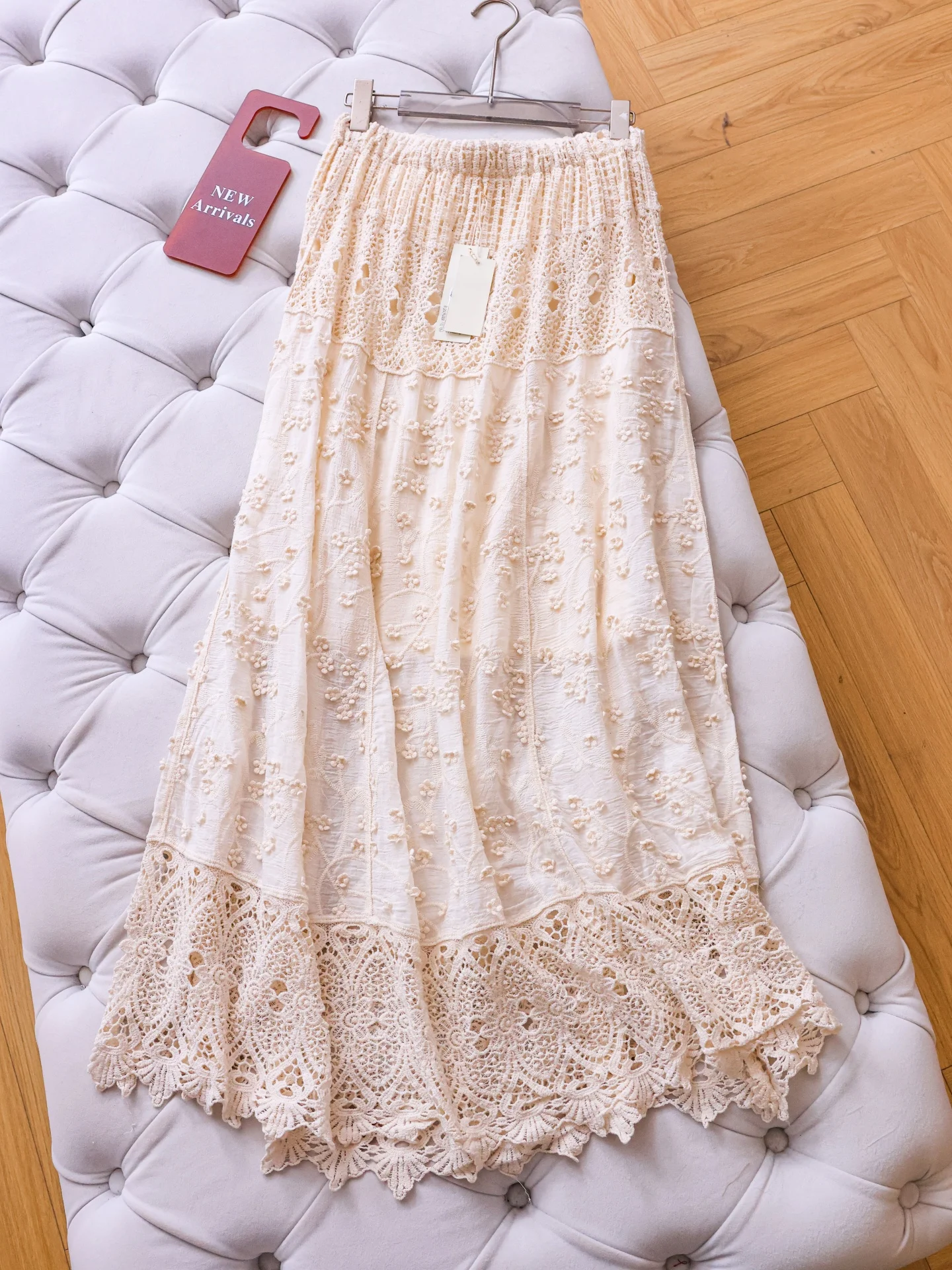 Embroidered Floral Patchwork A-Line Midi Skirt Elastic Waist Hollow out Women's Half Skirt Spring 2026 New Style E200
Embroidered Floral Patchwork A-Line Midi Skirt Elastic Waist Hollow out Women's Half Skirt Spring 2026 New Style E200