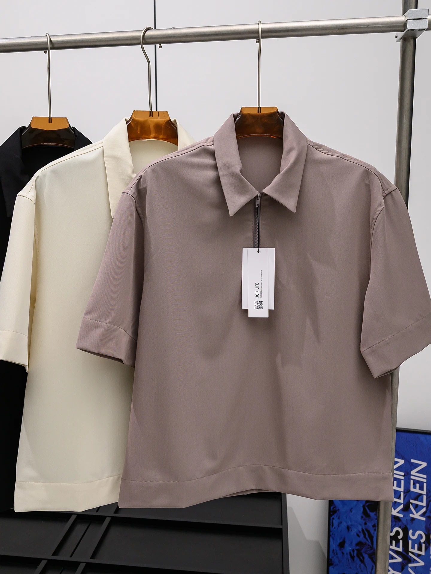 Elegant Comfortable Men's Lightweight Breathable Color Half Zip Short Sleeve Shirt Casual Style Flip Collar Tee
Elegant Comfortable Men's Lightweight Breathable Color Half Zip Short Sleeve Shirt Casual Style Flip Collar Tee