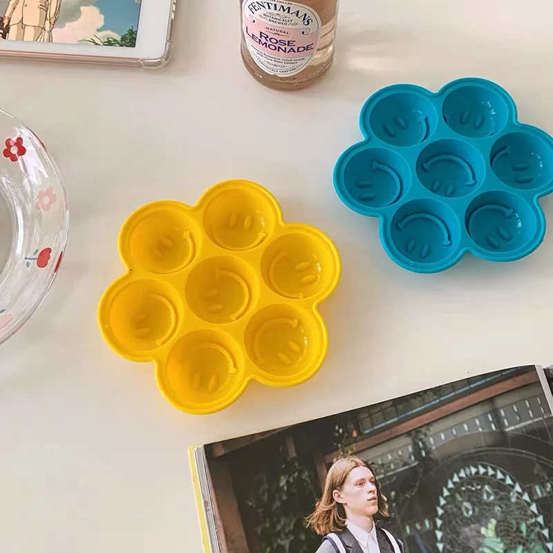 Moving Gift Silicone Ice Cube Tray Qui Freezing Face Cute Kitchen Cooking Utensils Home Use Ice er
Moving Gift Silicone Ice Cube Tray Qui Freezing Face Cute Kitchen Cooking Utensils Home Use Ice er