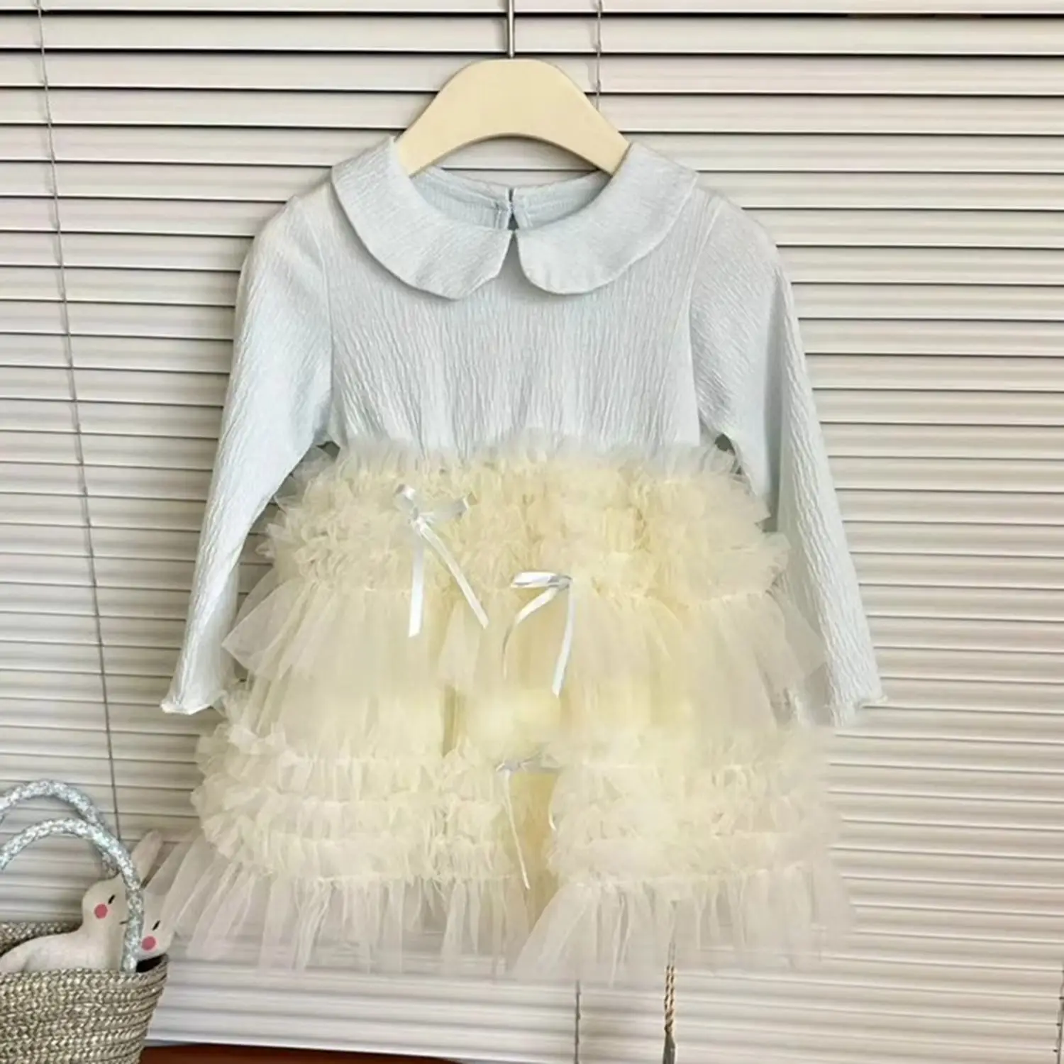 Korean girls' 2025 spring new sweet light blue mesh splicing princess dress baby girl birthday dress dress
Korean girls' 2025 spring new sweet light blue mesh splicing princess dress baby girl birthday dress dress