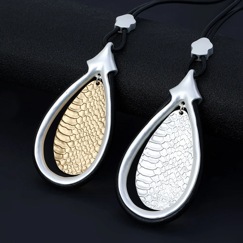 DIY accessories foreign trade popular women's long chain European and American metal water drop retro simple necklace women'
DIY accessories foreign trade popular women's long chain European and American metal water drop retro simple necklace women'