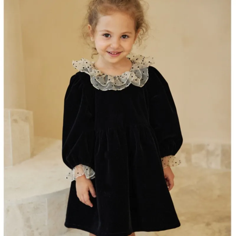 retro children's dress dress Hepburn style velvet dress long sleeved polka dot lapel girls' dress
retro children's dress dress Hepburn style velvet dress long sleeved polka dot lapel girls' dress