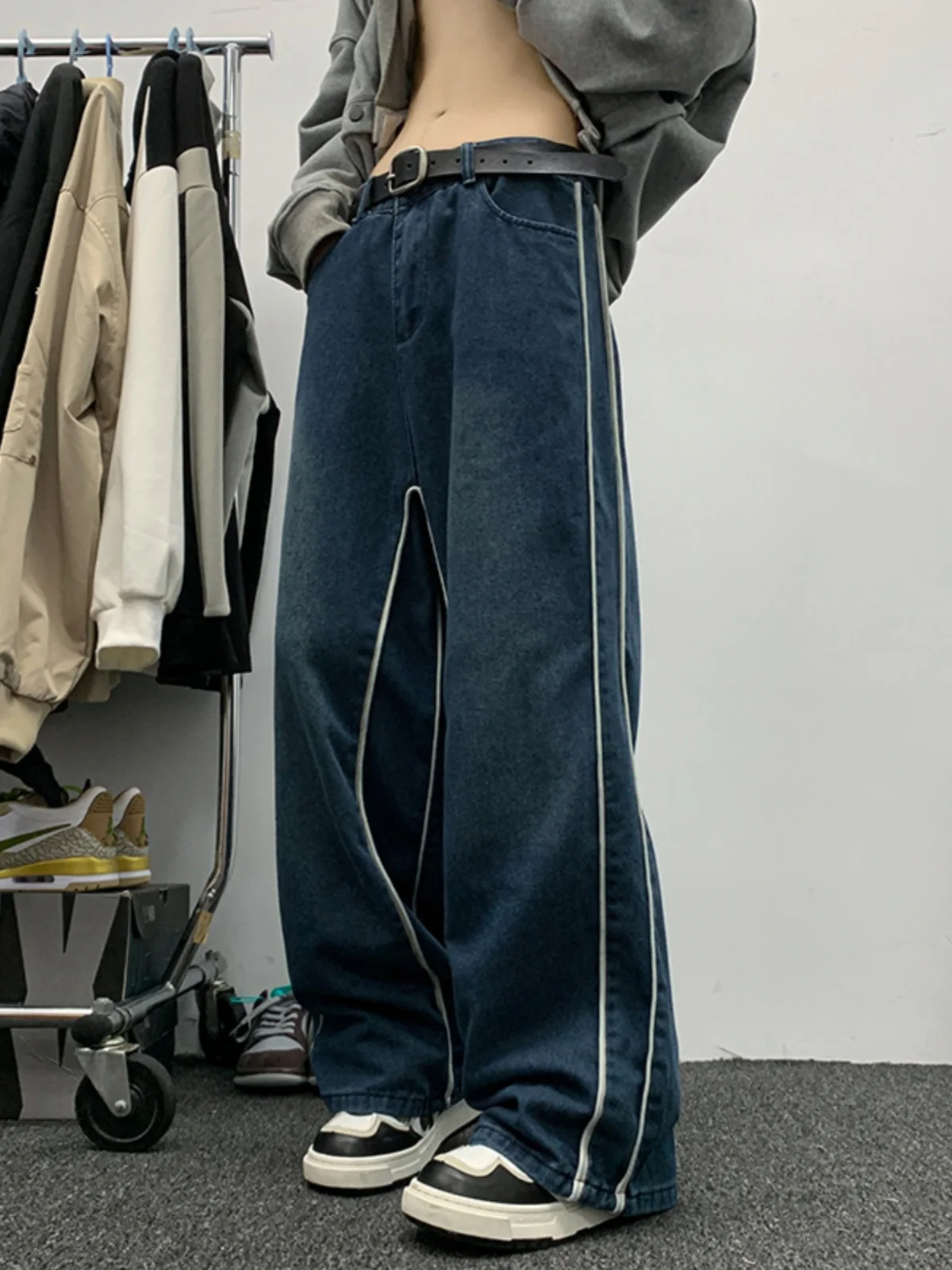 American Style Loose Men's Jeans Casual Vintage Washed Wide Leg Casual Long Trousers Trendy Straight Tube Autumn Season
American Style Loose Men's Jeans Casual Vintage Washed Wide Leg Casual Long Trousers Trendy Straight Tube Autumn Season