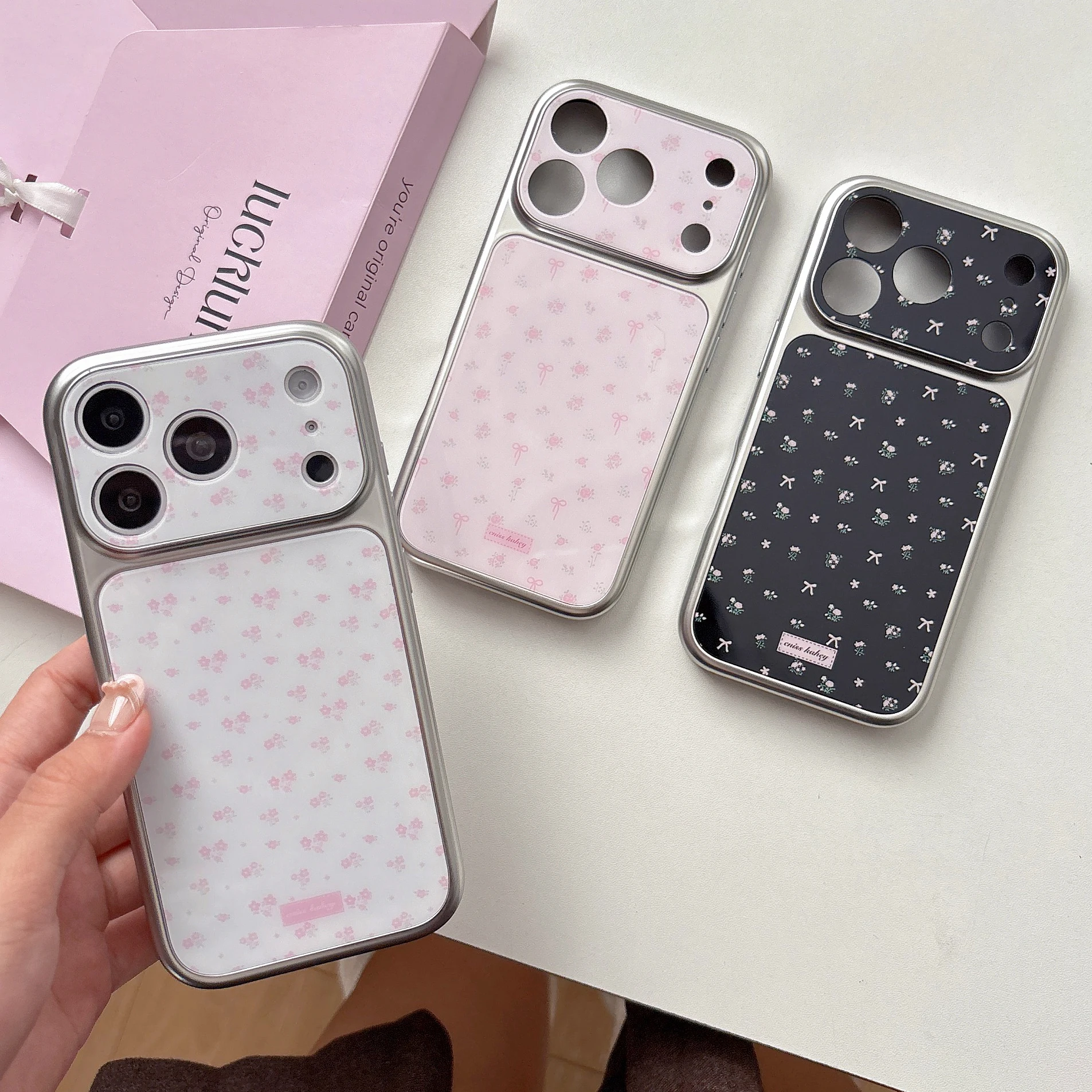 Cute Full-Screen Little Flower Electroplated Silver Phone Case for iphone 17pro 17 Promax 14 15 16 Promax Protector Lovely Cover
Cute Full-Screen Little Flower Electroplated Silver Phone Case for iphone 17pro 17 Promax 14 15 16 Promax Protector Lovely Cover