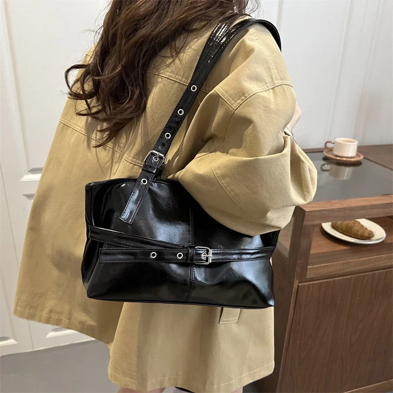 1pc PU Leather Shoulder Bags For Women Y2K Vintage Ladies Underarm Commuting Bag for Women Casual Handbags And Purses
1pc PU Leather Shoulder Bags For Women Y2K Vintage Ladies Underarm Commuting Bag for Women Casual Handbags And Purses
