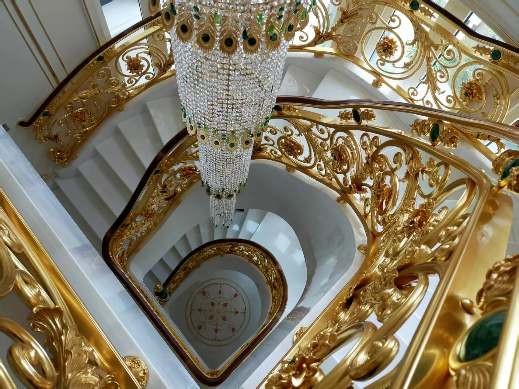 Fancy Wrought Iron Railing Luxury Balcony Straircase Design
Fancy Wrought Iron Railing Luxury Balcony Straircase Design