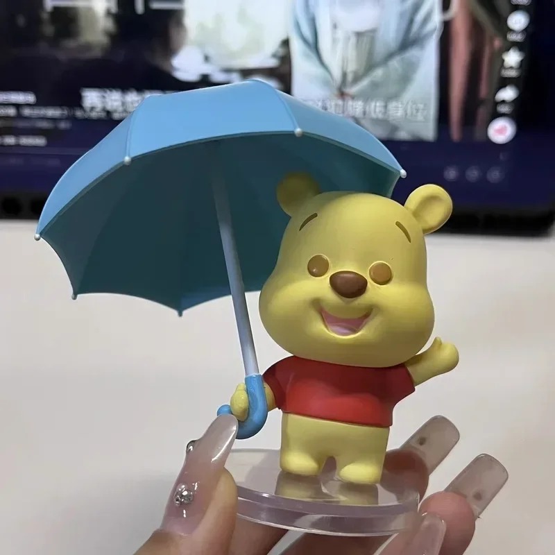 Серия «Винни-Пух» из мультфильма Disney, тематическая настольная модель на сезон дождя, украшения, кукла, периферийные игрушки на день рождения, рождественские подарки
Серия «Винни-Пух» из мультфильма Disney, тематическая настольная модель на сезон дождя, украшения, кукла, периферийные игрушки на день рождения, рождественские подарки