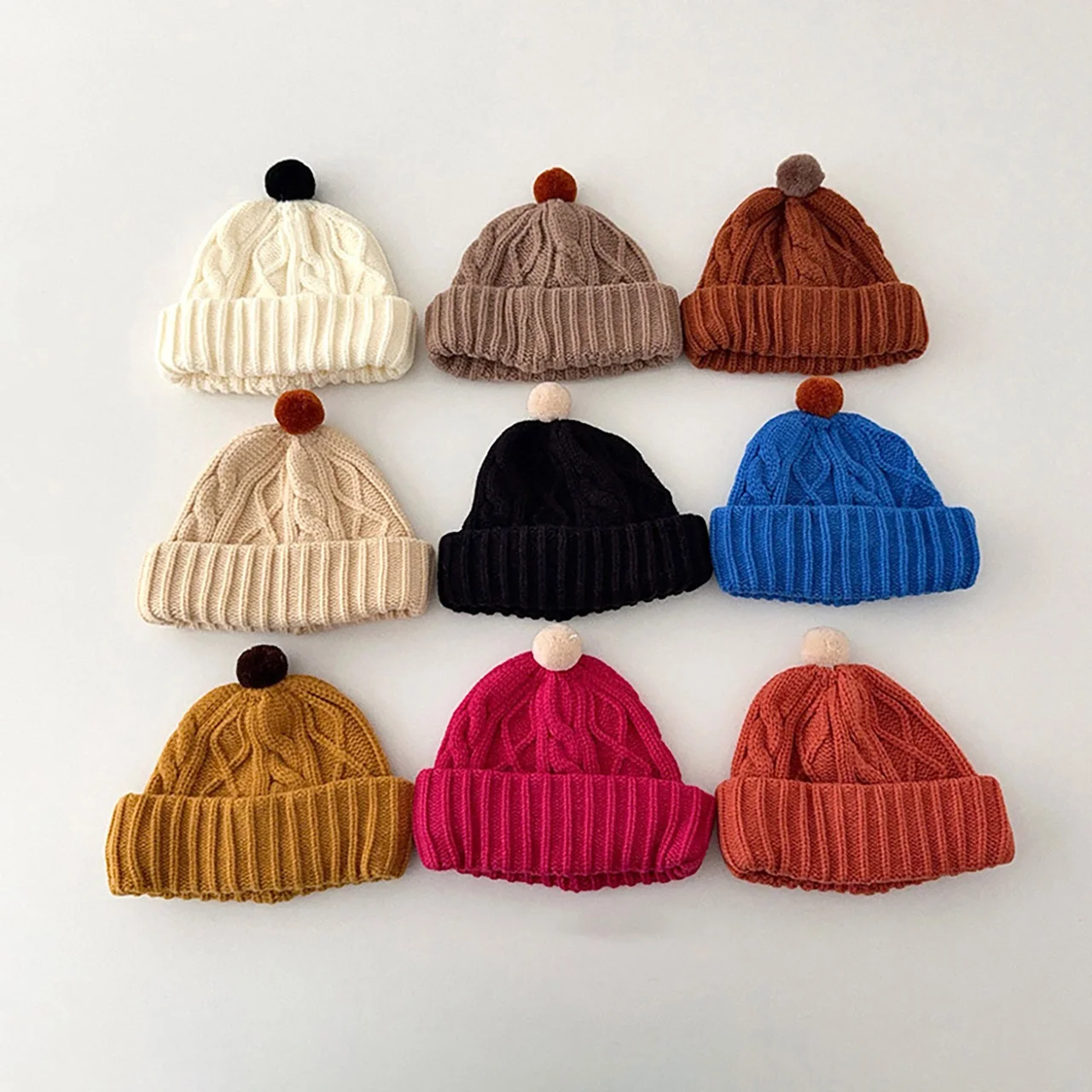 Сплошной цвет, вязаная теплая детская шапочка, милый маленький шарик, пуловер для малышей, осенне-зимняя детская шапка с защитой ушей, вязаная крючком 
Сплошной цвет, вязаная теплая детская шапочка, милый маленький шарик, пуловер для малышей, осенне-зимняя детская шапка с защитой ушей, вязаная крючком