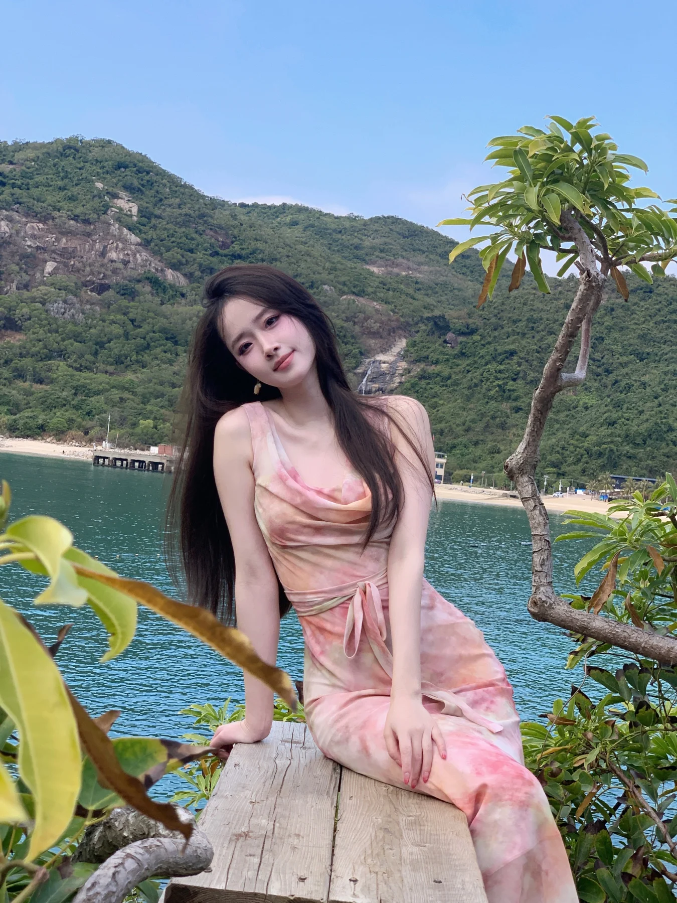 Changmi Honey Sunset Lover Sexy Slim Fit Dress Gentlewoman Style High Waist Soft Polyester Fabric Sleeveless X-Shape Silhouette
Changmi Honey Sunset Lover Sexy Slim Fit Dress Gentlewoman Style High Waist Soft Polyester Fabric Sleeveless X-Shape Silhouette