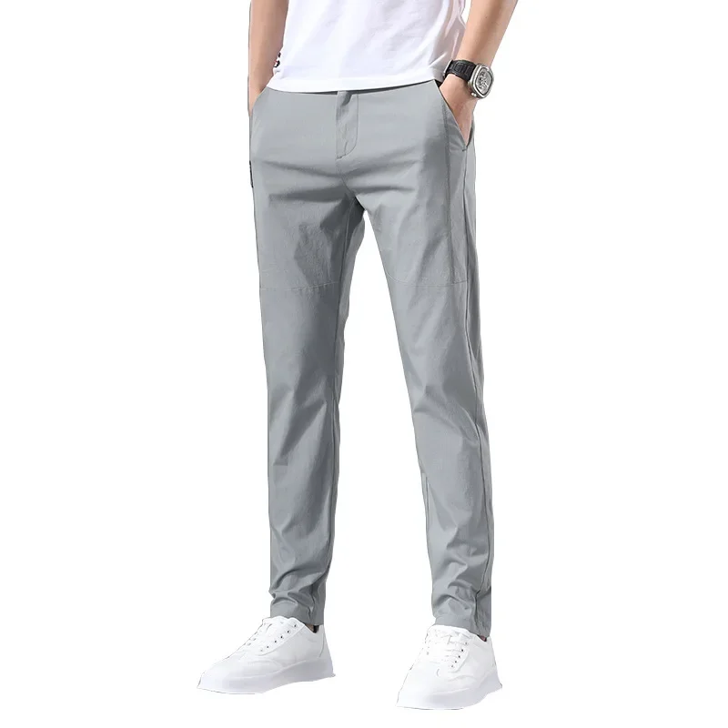 Повседневные брюки из ледяного шелка, мужские прямые свободные эластичные тонкие трендовые новые длинные брюки, дышащие летние летние брюки для взрослых, джентльменов
Повседневные брюки из ледяного шелка, мужские прямые свободные эластичные тонкие трендовые новые длинные брюки, дышащие летние летние брюки для взрослых, джентльменов