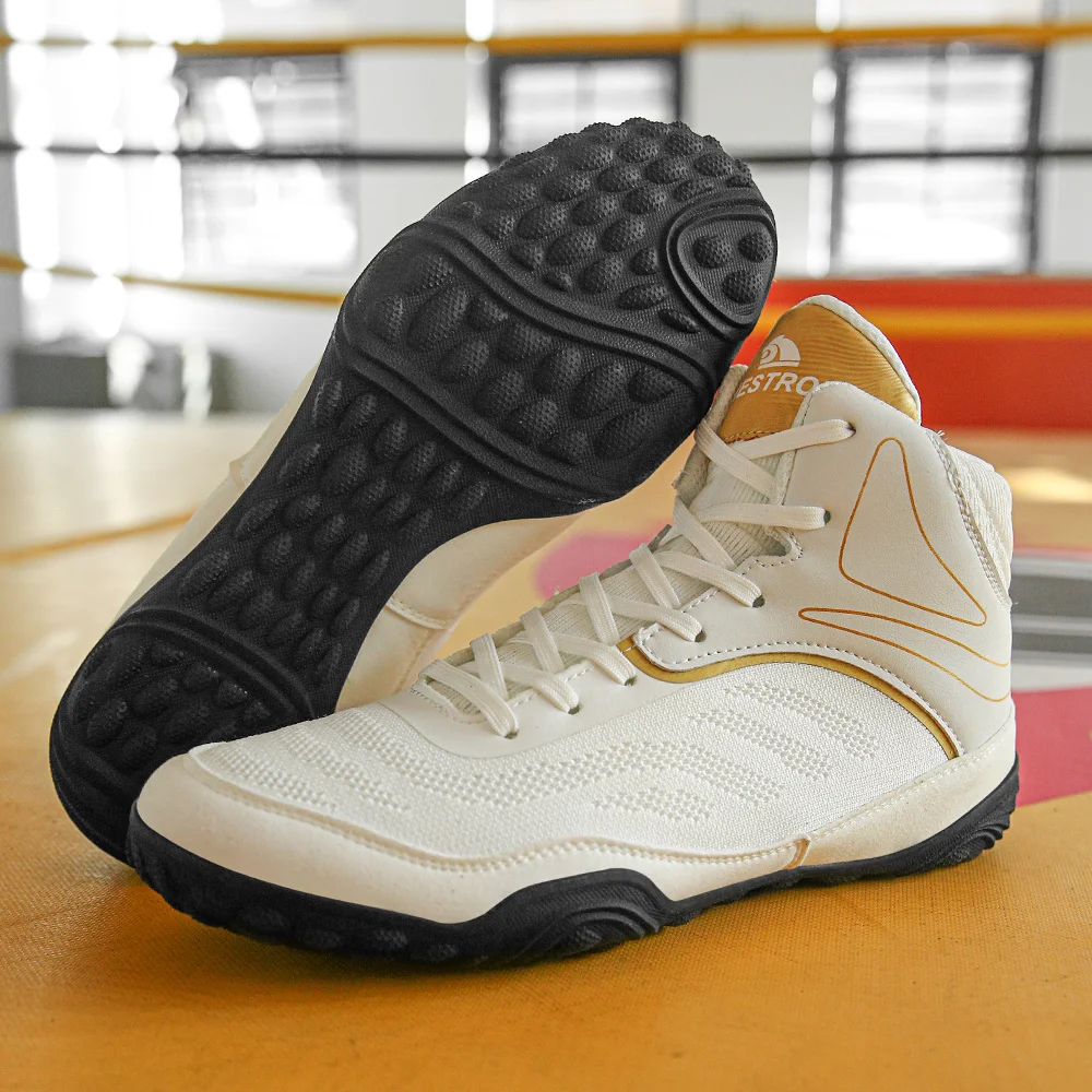 New Wrestling Boots Professional Boxing Shoes Lace Up Wear Resistant Ankle Support Sneakers For Fighting Training Indoor Sports
New Wrestling Boots Professional Boxing Shoes Lace Up Wear Resistant Ankle Support Sneakers For Fighting Training Indoor Sports