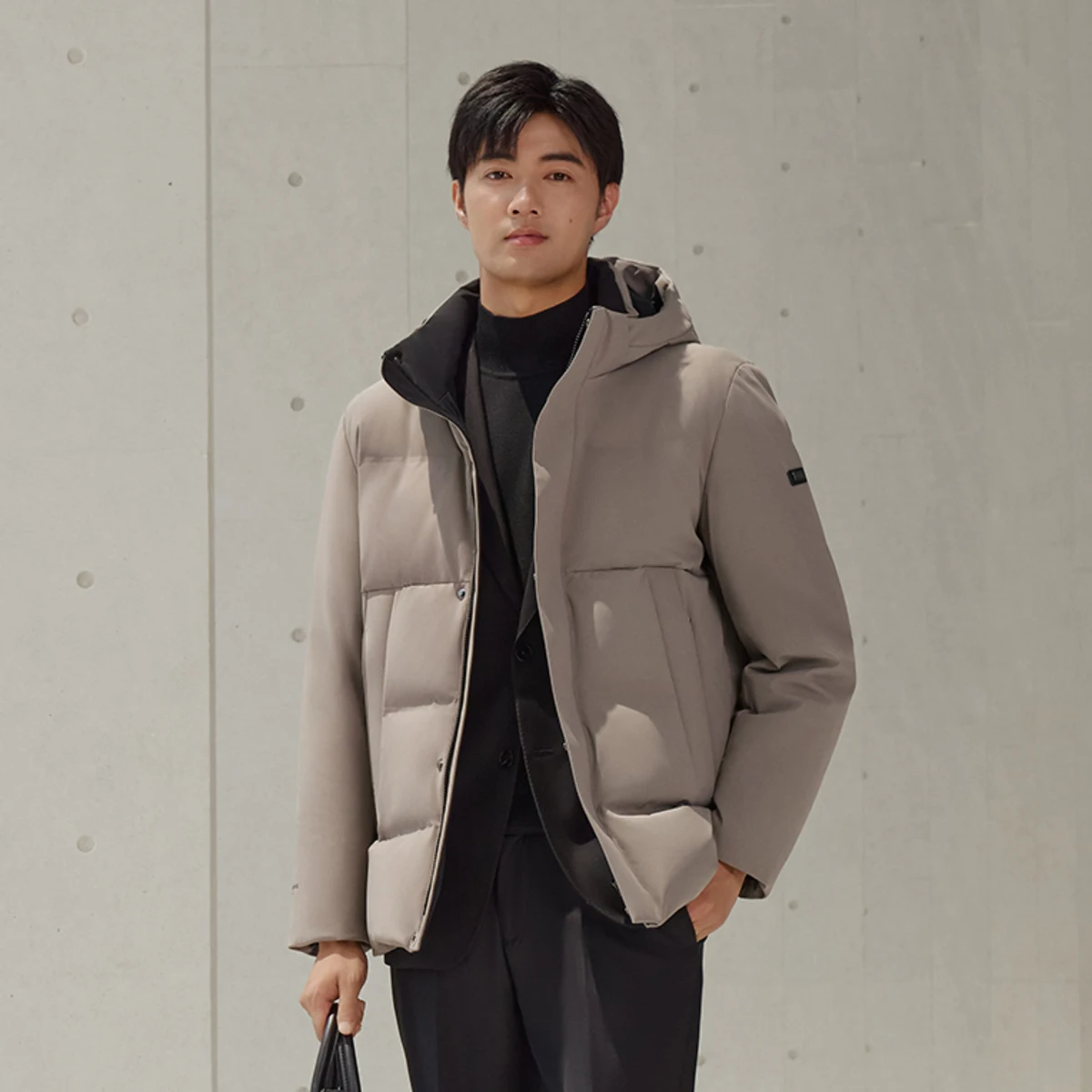 BOSIDENG 90% пуховик для мужчин, зимняя куртка из 90% гусиного пуха, утепленная теплая верхняя одежда, куртка-пуховик, элегантная повседневная верхняя одежда
BOSIDENG 90% пуховик для мужчин, зимняя куртка из 90% гусиного пуха, утепленная теплая верхняя одежда, куртка-пуховик, элегантная повседневная верхняя одежда