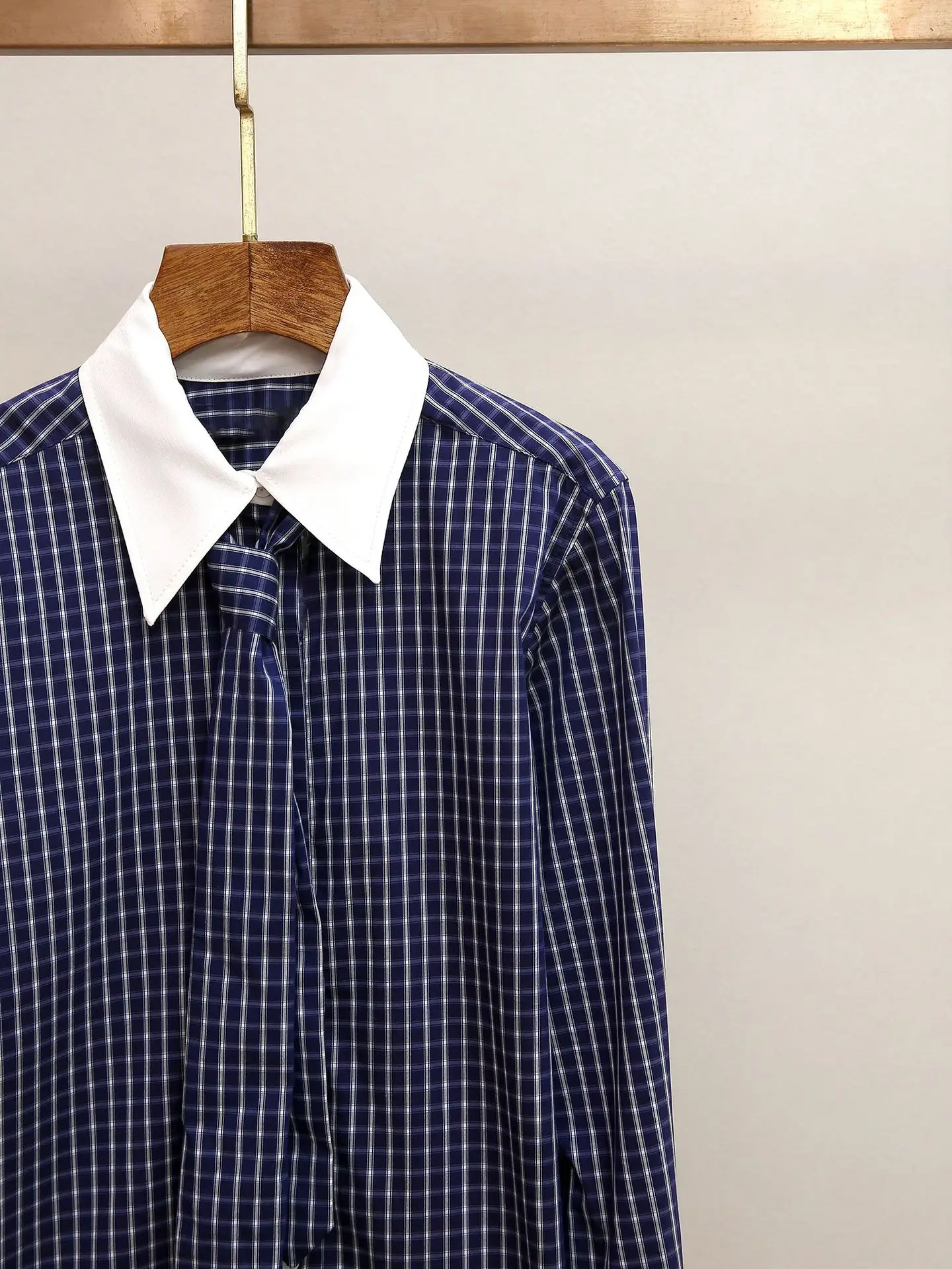 Spring/Fall Women Turn-down Collar Contrast Spliced Tie Long Sleeve Checkered Shirt Single Breasted Loose Fashion Office Blouse
Spring/Fall Women Turn-down Collar Contrast Spliced Tie Long Sleeve Checkered Shirt Single Breasted Loose Fashion Office Blouse