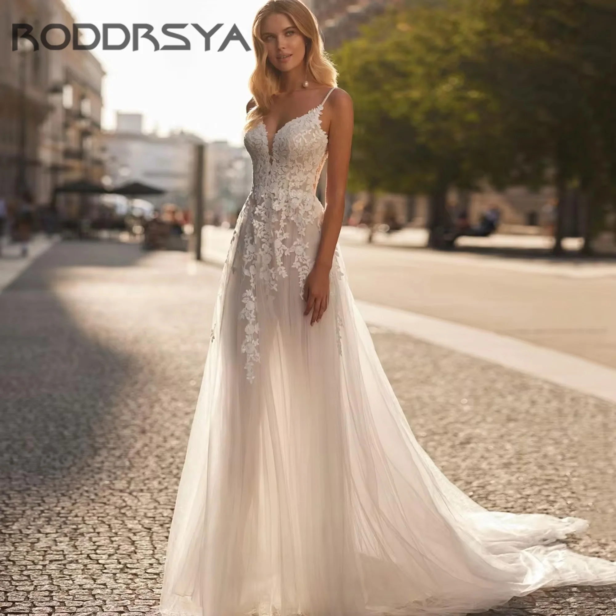 RODDRSYA Boho Lace Wedding Dresses Appliques Bride Dress Tulle Spaghetti Straps V Neck Bridal Gowns Vestidos De Novia Customized
RODDRSYA Boho Lace Wedding Dresses Appliques Bride Dress Tulle Spaghetti Straps V Neck Bridal Gowns Vestidos De Novia Customized