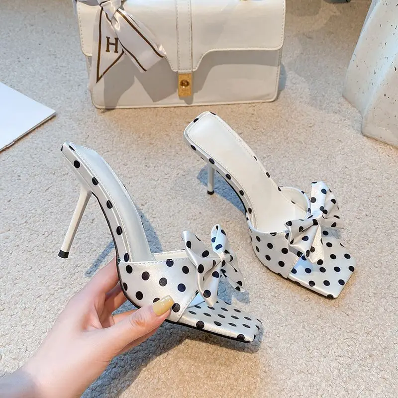 Summer Women Pumps Temperament Square Head High Heel Slippers Luxury Silk Satin Bow High Heeled Sandals Fashion Stiletto Sandals
Summer Women Pumps Temperament Square Head High Heel Slippers Luxury Silk Satin Bow High Heeled Sandals Fashion Stiletto Sandals