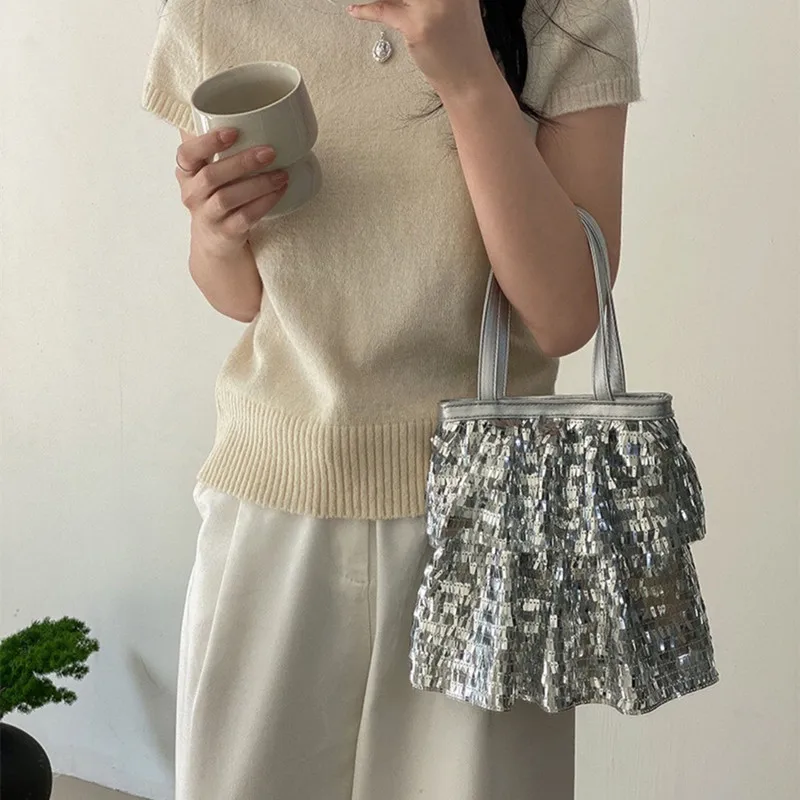 2025 Fashion Elegant Skirt Style Women Shiny Sequin Handbags Lady Peculiar Design Folded Underarm Bag Trendy Party Evening Bag
2025 Fashion Elegant Skirt Style Women Shiny Sequin Handbags Lady Peculiar Design Folded Underarm Bag Trendy Party Evening Bag