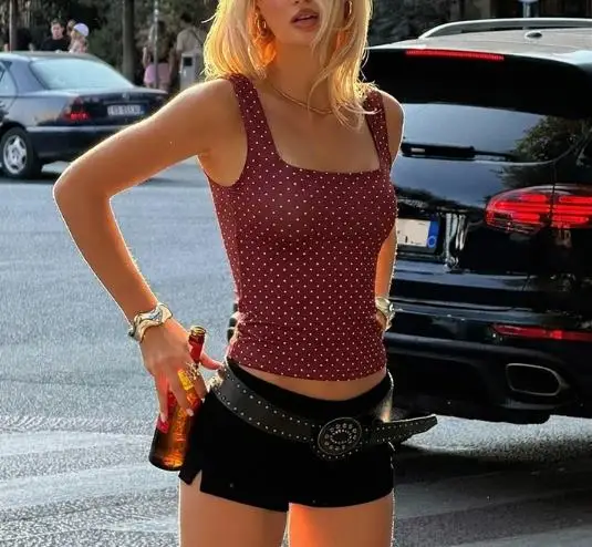 Spring 2026 Women's Fashion Printed Slim Fit U-Neck Sleeveless Tank Top Exposed Umbilical Design Casual Trendy Women's Top
Spring 2026 Women's Fashion Printed Slim Fit U-Neck Sleeveless Tank Top Exposed Umbilical Design Casual Trendy Women's Top