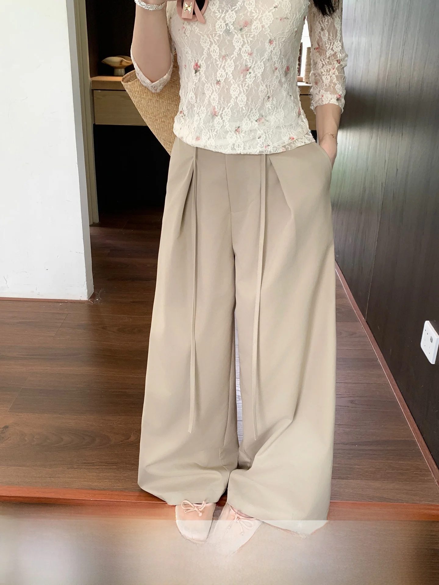 Women's High Waist Wide Leg Casual Pants Drawstring Drapey Spring New Style Simple Match All Casual Trousers
Women's High Waist Wide Leg Casual Pants Drawstring Drapey Spring New Style Simple Match All Casual Trousers