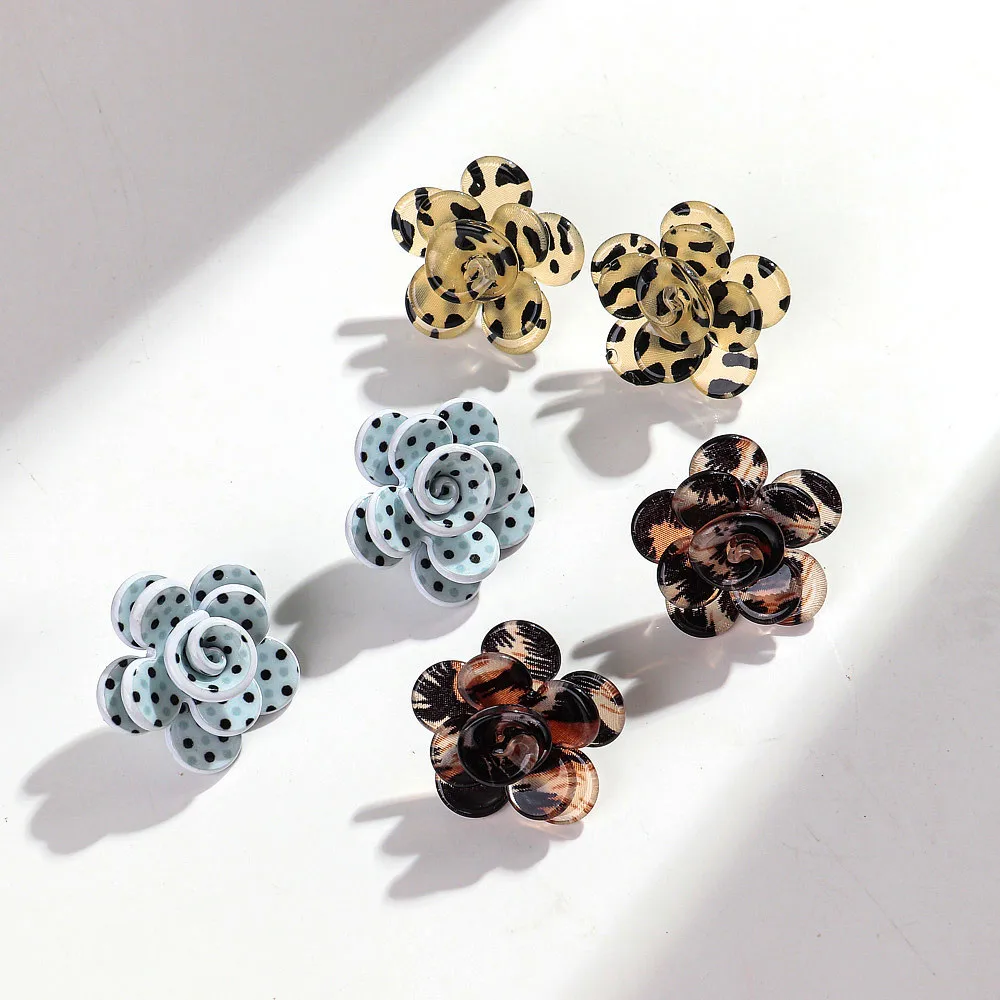 Retro Leopard Acrylic Rose Flower Stud Earrings for Women New Temperament Flowers Shape Earring Fashion Jewelry Birthday Gifts
Retro Leopard Acrylic Rose Flower Stud Earrings for Women New Temperament Flowers Shape Earring Fashion Jewelry Birthday Gifts