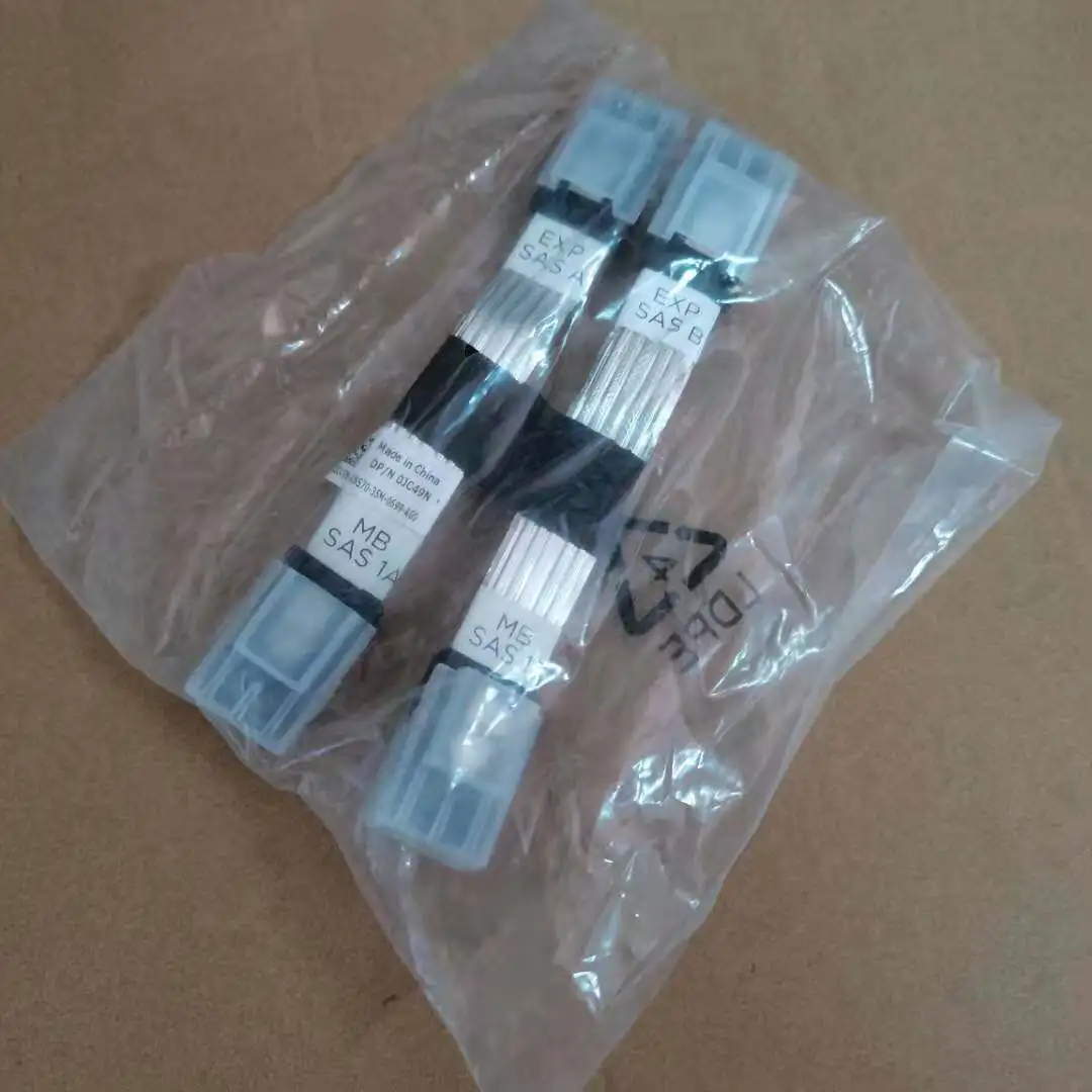 For Dell VRTX Server 3.5 main board to expansion board connecting SAS cable 8.5CM JC49N
For Dell VRTX Server 3.5 main board to expansion board connecting SAS cable 8.5CM JC49N