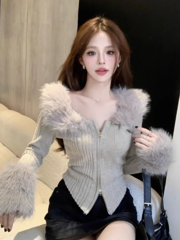 Spicy Girl Pure Desire Short Knitted Sweater Women's Fashion Casual Slim Fit V-Neck Zipper Closure Regular Thickness
Spicy Girl Pure Desire Short Knitted Sweater Women's Fashion Casual Slim Fit V-Neck Zipper Closure Regular Thickness
