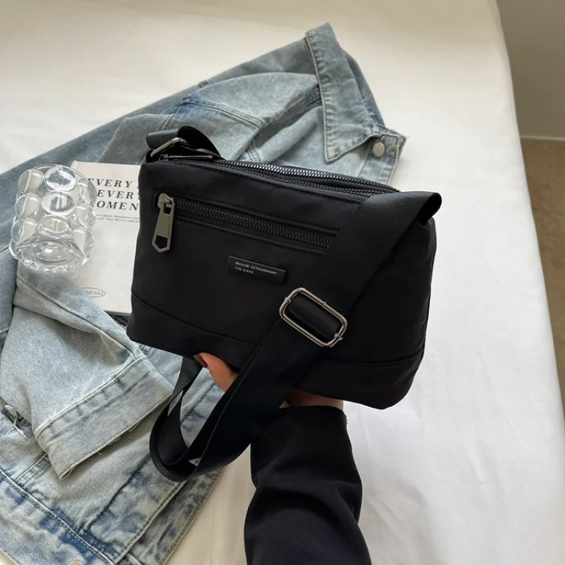 Модная женская сумка через плечо со стеганым узором и ремешком-цепочкой для современной моды 
Модная женская сумка через плечо со стеганым узором и ремешком-цепочкой для современной моды