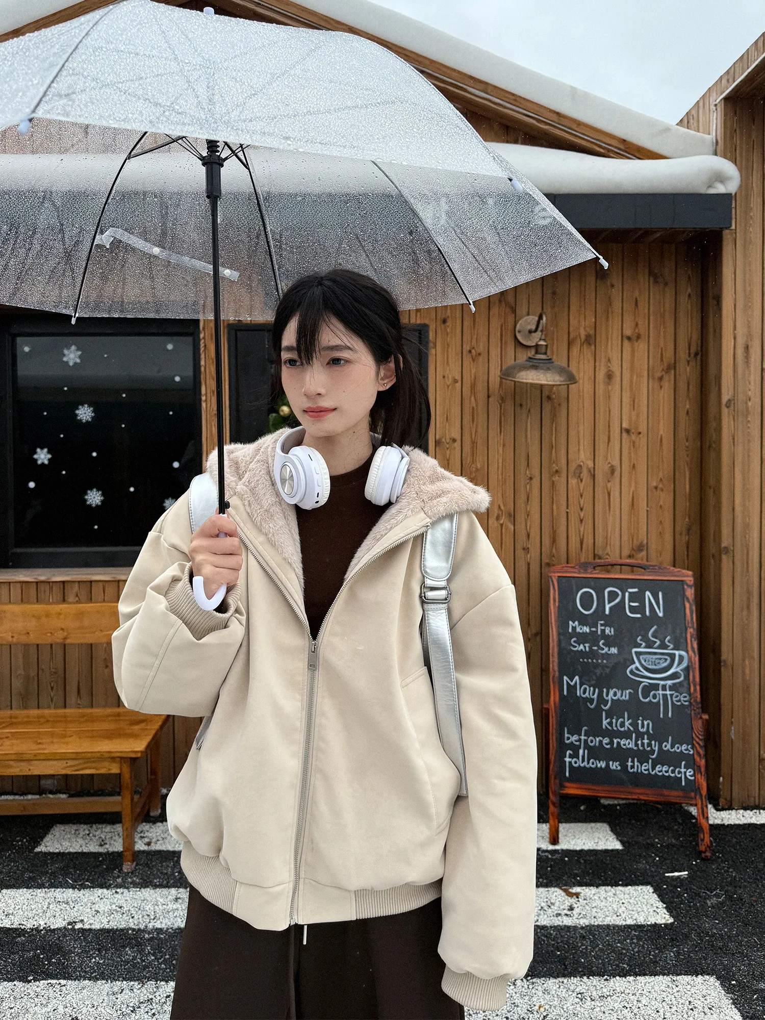 Утепленное зимнее пальто из американского хлопка, утепленная куртка на молнии с капюшоном, очень теплое, из кожи и хлопка
Утепленное зимнее пальто из американского хлопка, утепленная куртка на молнии с капюшоном, очень теплое, из кожи и хлопка