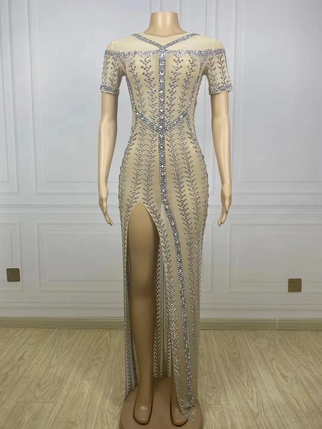 Sparkly Silver Rhinestones Transparent LongDress Birthday Celebrate Costume Short SleeveSlit Mesh Evening Dres D019
Sparkly Silver Rhinestones Transparent LongDress Birthday Celebrate Costume Short SleeveSlit Mesh Evening Dres D019