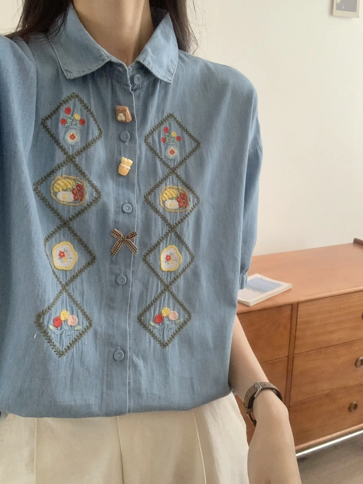 Mori girl style sweet kawaii cartoon flower embroider denim shirts blouses women's denim shirt jean tops cute clothes
Mori girl style sweet kawaii cartoon flower embroider denim shirts blouses women's denim shirt jean tops cute clothes