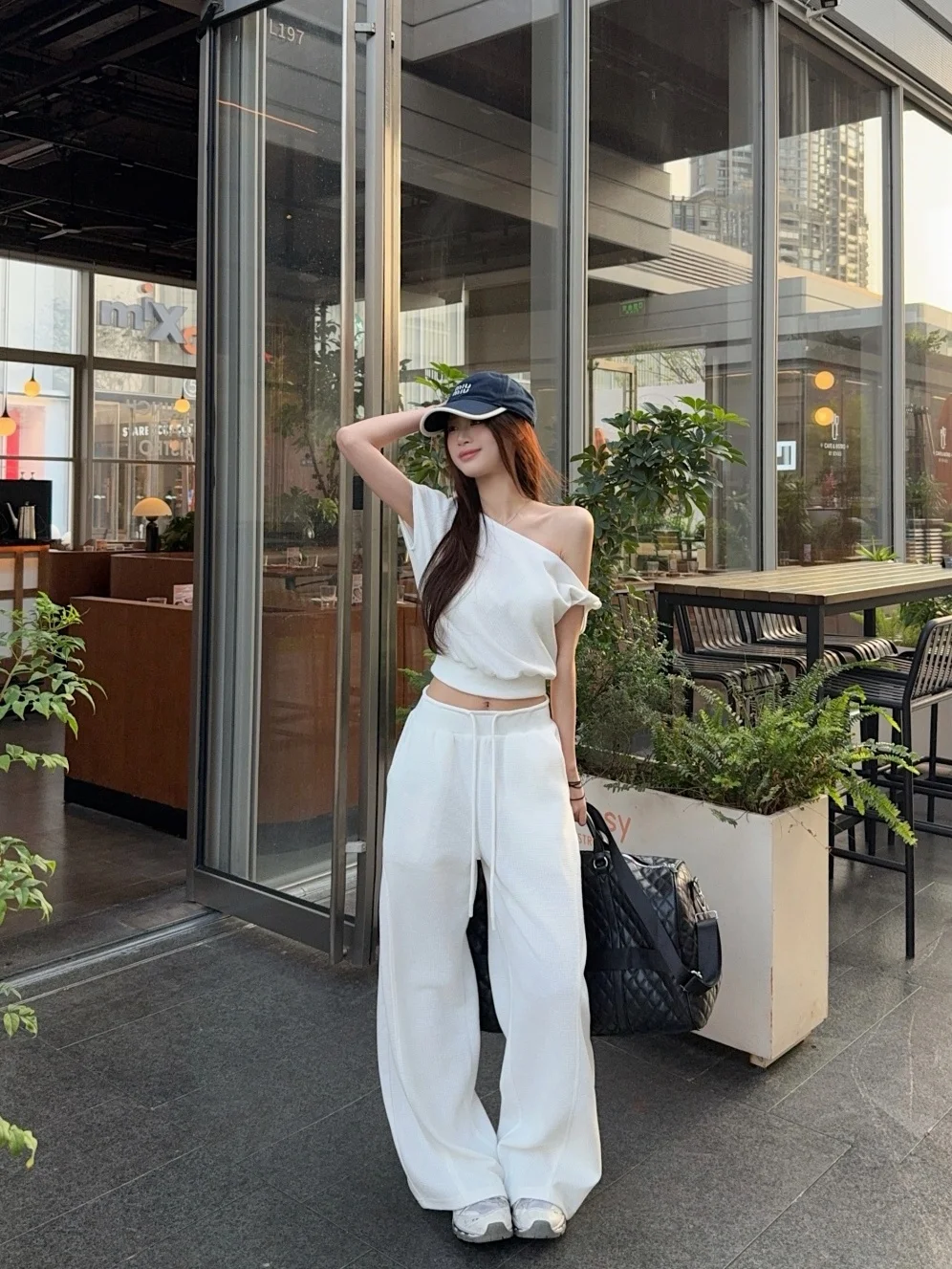 Casual Knot Twist Shoulder Women's Summer T-shirt High Waist Straight Leg Pants Two-Piece Set Comfortable Fashion Outfit
Casual Knot Twist Shoulder Women's Summer T-shirt High Waist Straight Leg Pants Two-Piece Set Comfortable Fashion Outfit
