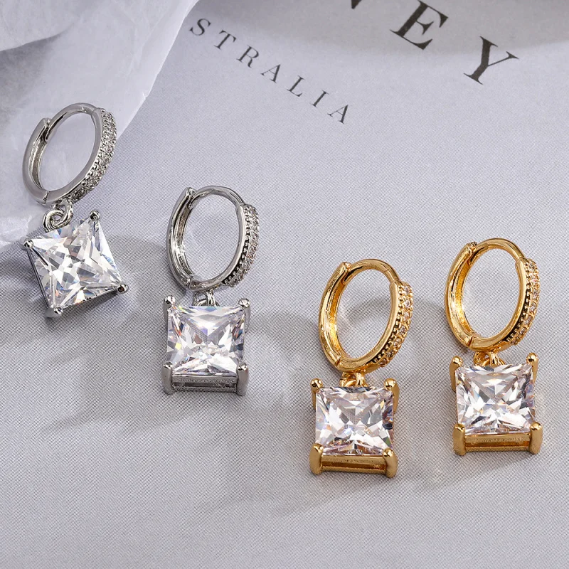 European and American Simple Zircon Square Niche Light Luxury High-Grade Copper Gold-Plated Versatile Earrings for Wome
European and American Simple Zircon Square Niche Light Luxury High-Grade Copper Gold-Plated Versatile Earrings for Wome
