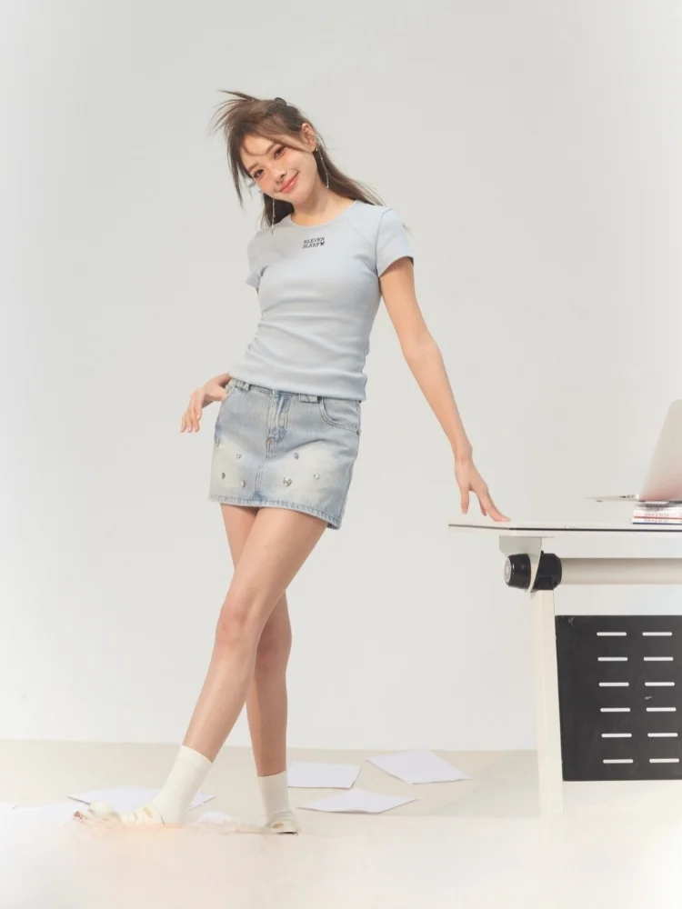 ELEVEN SP Summer Hand-Sewn Button Diamond Washed High Waist Slimming Anti-Light Denim Short Skirt Women's Fashion
ELEVEN SP Summer Hand-Sewn Button Diamond Washed High Waist Slimming Anti-Light Denim Short Skirt Women's Fashion
