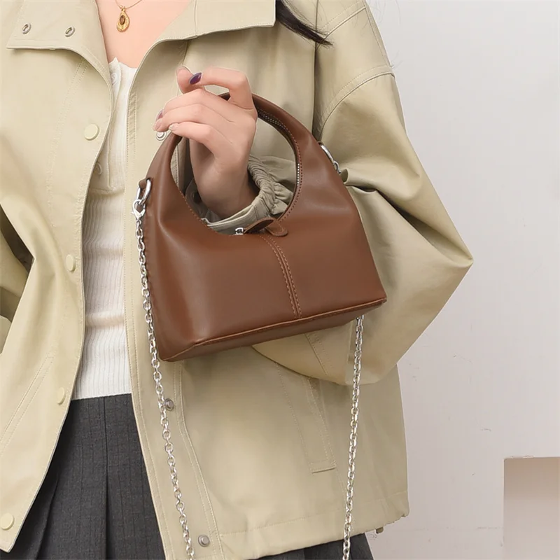 Fashion Women Crescent Bag Leather Handbag with Chain Strap Small Shoulder Purse Underarm Bag for Ladies Daily Casual Work Tote
Fashion Women Crescent Bag Leather Handbag with Chain Strap Small Shoulder Purse Underarm Bag for Ladies Daily Casual Work Tote