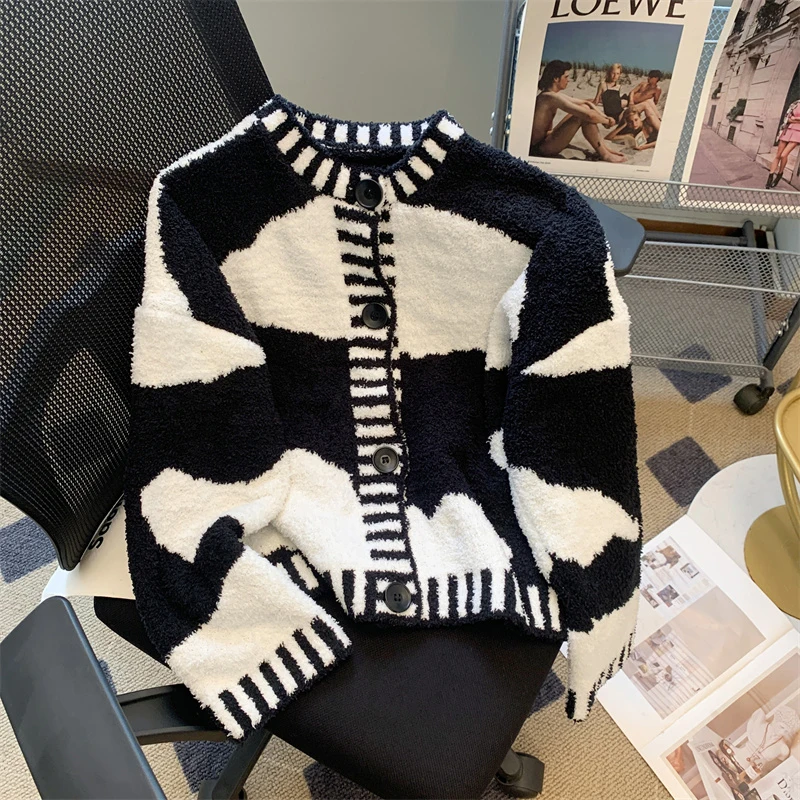 Vintage Striped Knitted Cardigan Women Harajuku Patchwork Sweater Outerwears Korean Fashion Knitwears Winter Loose Jumpers New
Vintage Striped Knitted Cardigan Women Harajuku Patchwork Sweater Outerwears Korean Fashion Knitwears Winter Loose Jumpers New