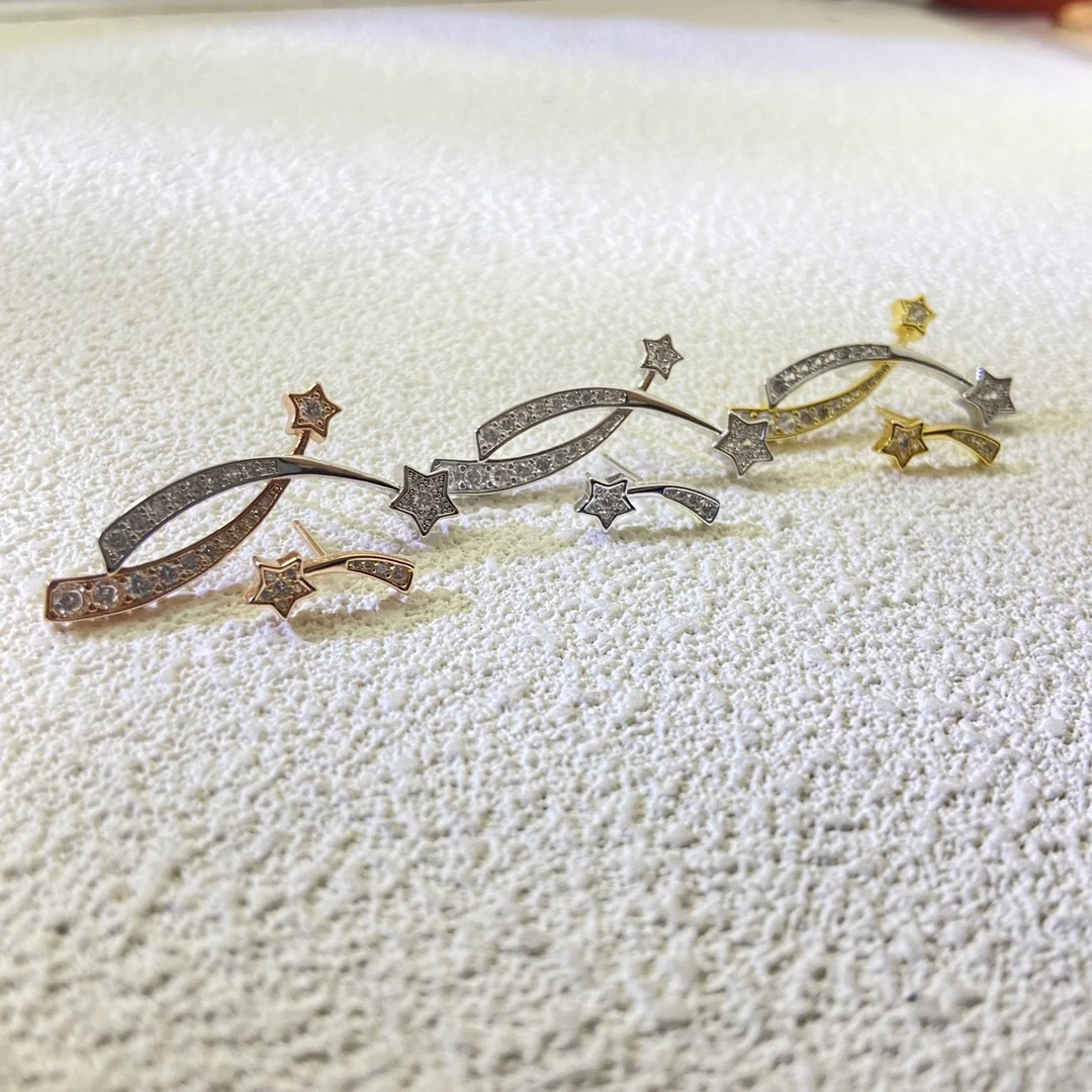 2025 new 925S diamond studded six pointed star earrings, fashionable and versatile high-end earbuds
2025 new 925S diamond studded six pointed star earrings, fashionable and versatile high-end earbuds