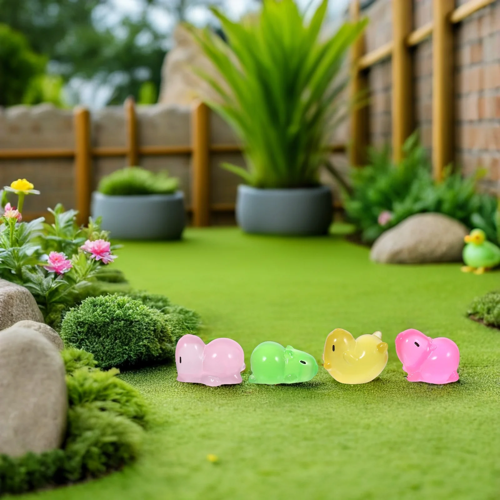 40pcs Glow In The Dark Resin Mini Figures For Micro Landscape Bonsai Fairy Garden Decor Desktop Ornament Luminous 
40pcs Glow In The Dark Resin Mini Figures For Micro Landscape Bonsai Fairy Garden Decor Desktop Ornament Luminous