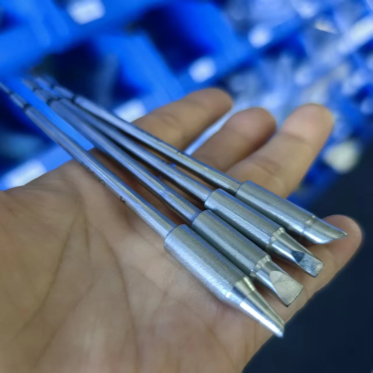 C470 Soldering Iron Tips C470-002 C470-014 C470-019 C470-003 C470-061 Soldering Tip Compatible with JBC T470HD handles
C470 Soldering Iron Tips C470-002 C470-014 C470-019 C470-003 C470-061 Soldering Tip Compatible with JBC T470HD handles