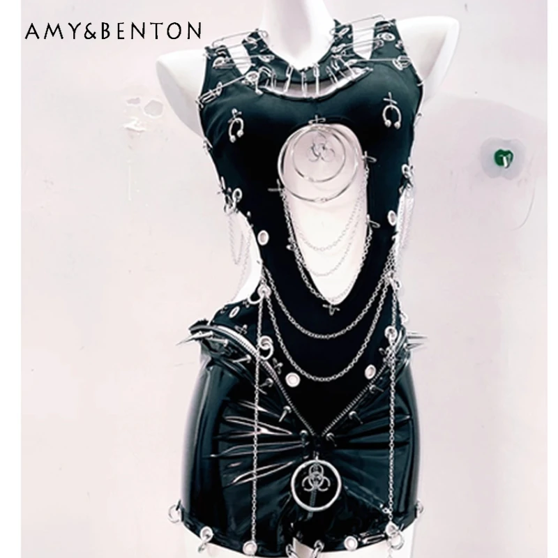 Punk Dark Sweet Cool Sleeveless Women's Vest Gothic Design 2025 New Metal Decoration Rock Performance Leather Shorts Sets Ladies
Punk Dark Sweet Cool Sleeveless Women's Vest Gothic Design 2025 New Metal Decoration Rock Performance Leather Shorts Sets Ladies