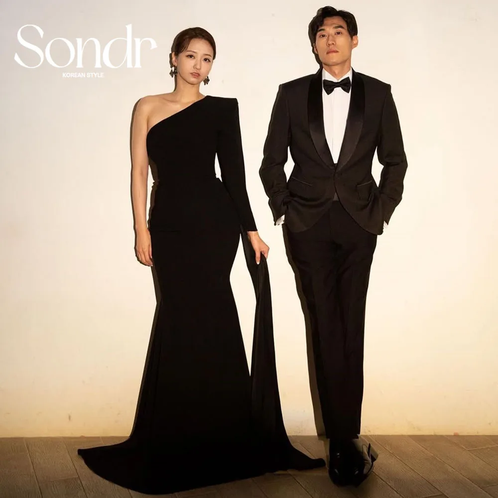 Sondr One Shoulder Black Korean Wedding Dresses Semi-Mermaid Floor-Length Evening Gown Customized Japanese Wedding Party Dresses
Sondr One Shoulder Black Korean Wedding Dresses Semi-Mermaid Floor-Length Evening Gown Customized Japanese Wedding Party Dresses