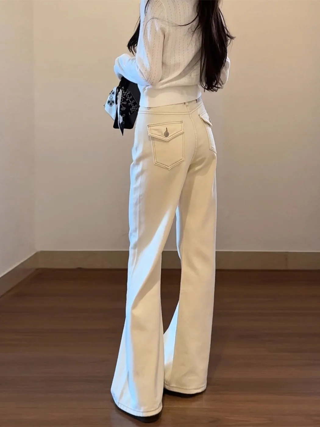 High Waist Straight Leg White Denim Jeans Women's New 2025 Slimming Wide Leg Pants Durable Daily Wear Comfortable Fit
High Waist Straight Leg White Denim Jeans Women's New 2025 Slimming Wide Leg Pants Durable Daily Wear Comfortable Fit