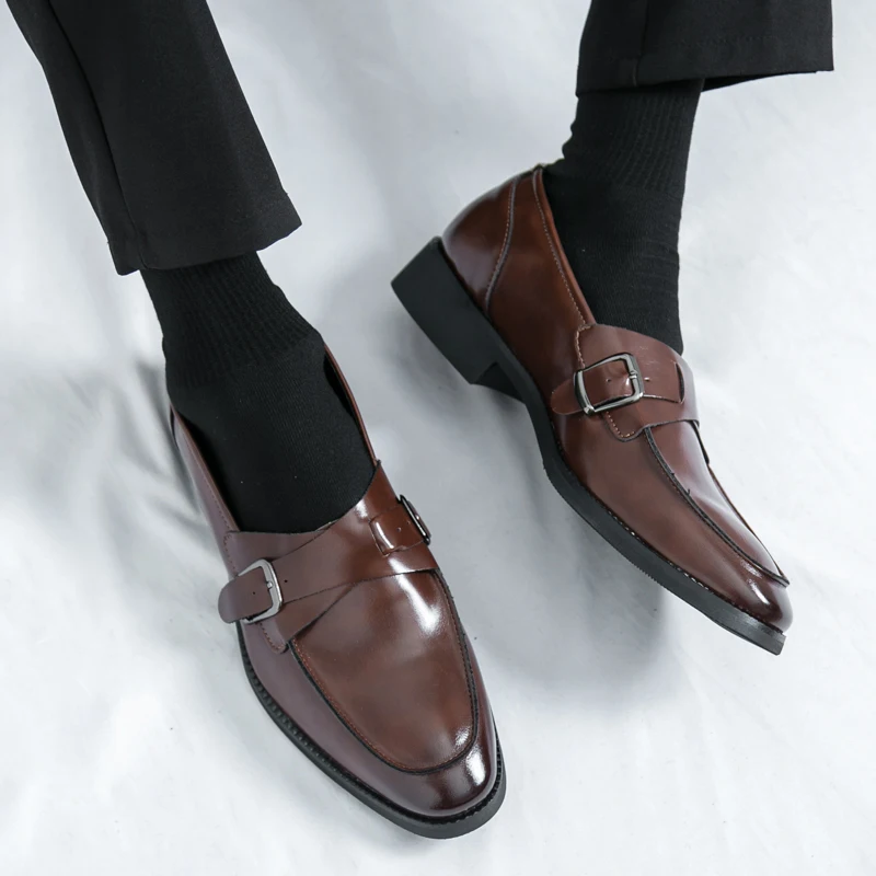 Men Loafers PU Solid Color Belt Buckle Decoration Professional Classic Business Banquet Men Shoes Size 38-46
Men Loafers PU Solid Color Belt Buckle Decoration Professional Classic Business Banquet Men Shoes Size 38-46