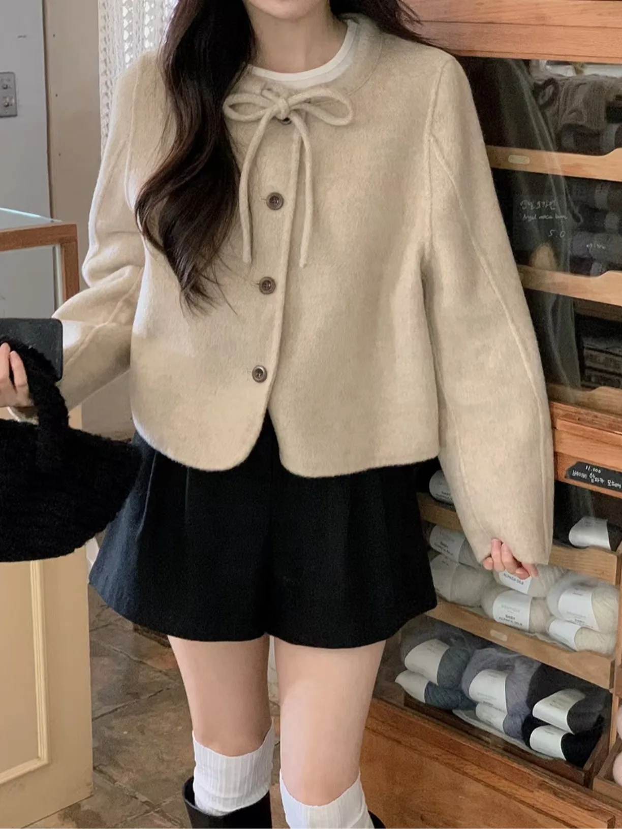 ort Woolen Coat Women's round Ne Design Sensation Winter Faion Anti-Aging Knot Belted Tweed Jaets
ort Woolen Coat Women's round Ne Design Sensation Winter Faion Anti-Aging Knot Belted Tweed Jaets