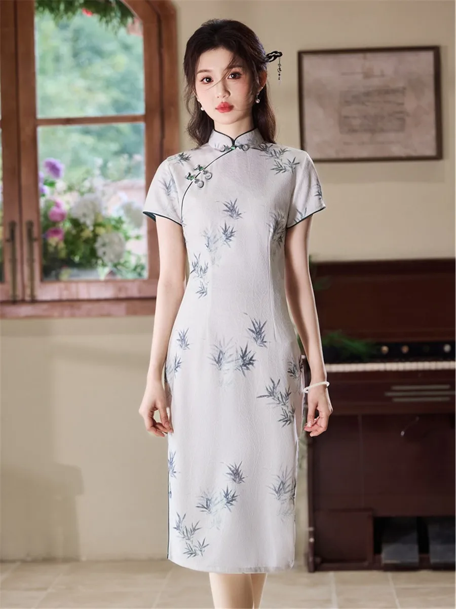 Women Chinese Style Cheongsam Summer Silk Dress Short Sleeve Party Costume Vintage Qipao
Women Chinese Style Cheongsam Summer Silk Dress Short Sleeve Party Costume Vintage Qipao